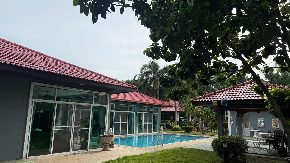 Tranquil Resort Style 4 Bed 4 Bath House with Pool on Large 1 Rai Land For Rent in Mabprachan Lake photo 2