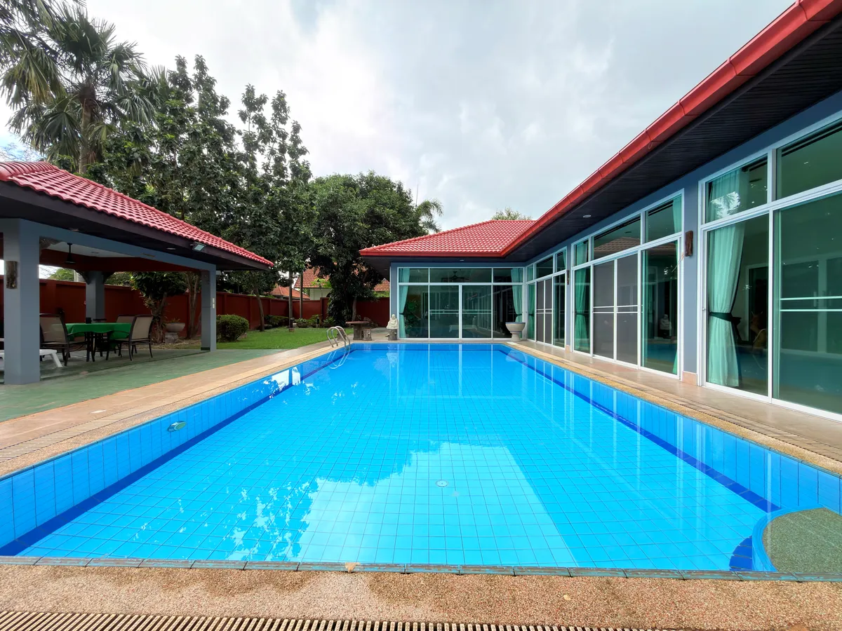 Tranquil Resort Style 4 Bed 4 Bath House with Pool on Large 1 Rai Land For Rent in Mabprachan Lake photo 4