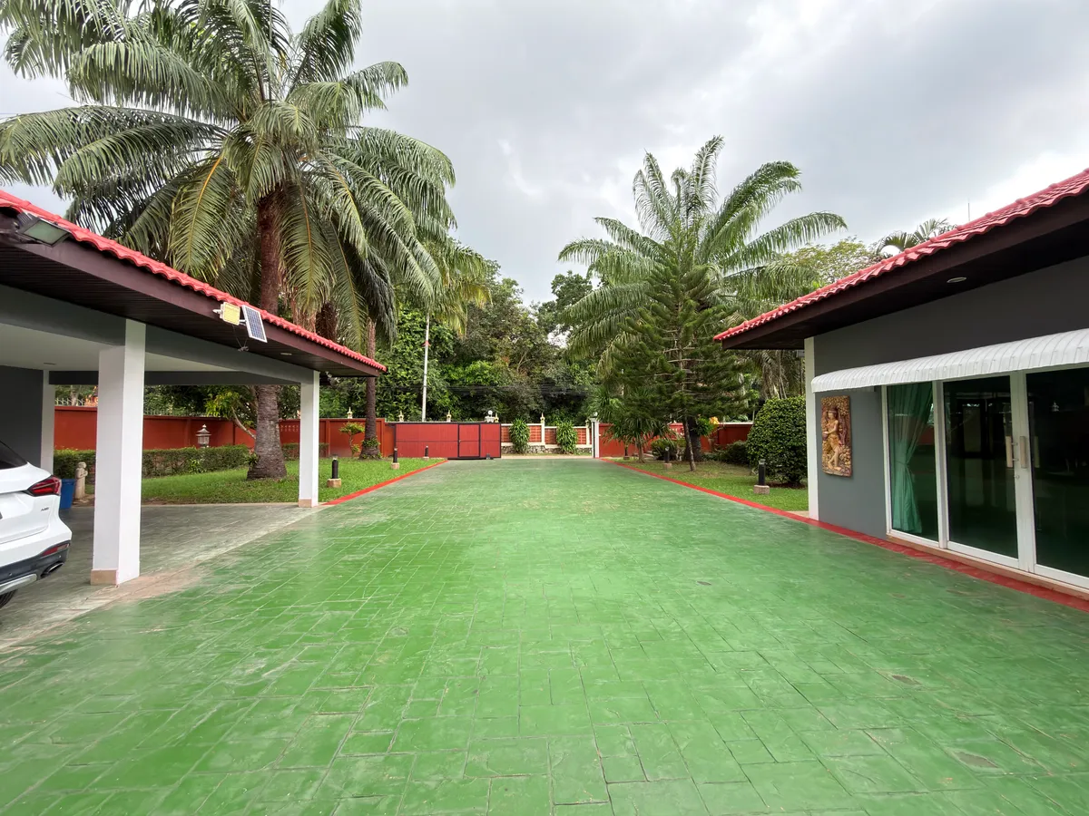 Tranquil Resort Style 4 Bed 4 Bath House with Pool on Large 1 Rai Land For Rent in Mabprachan Lake photo 12