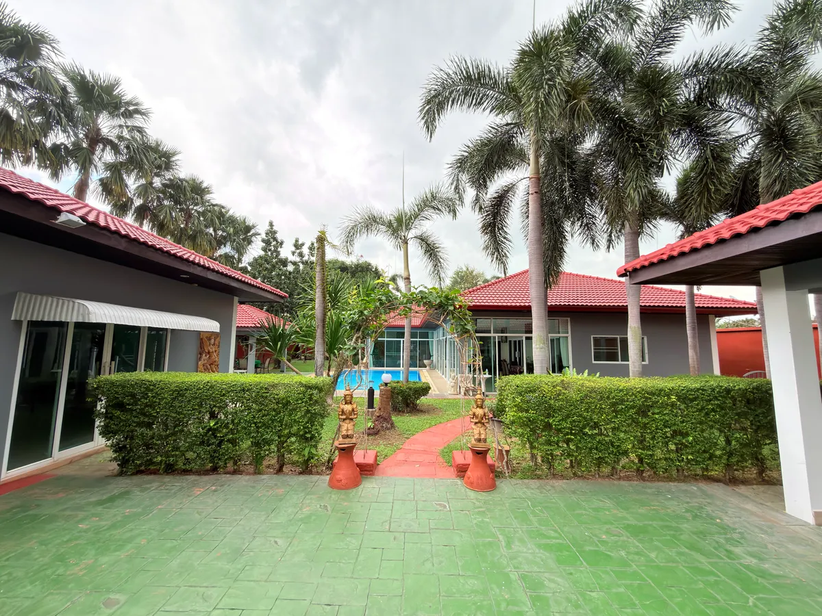 Tranquil Resort Style 4 Bed 4 Bath House with Pool on Large 1 Rai Land For Rent in Mabprachan Lake photo 11