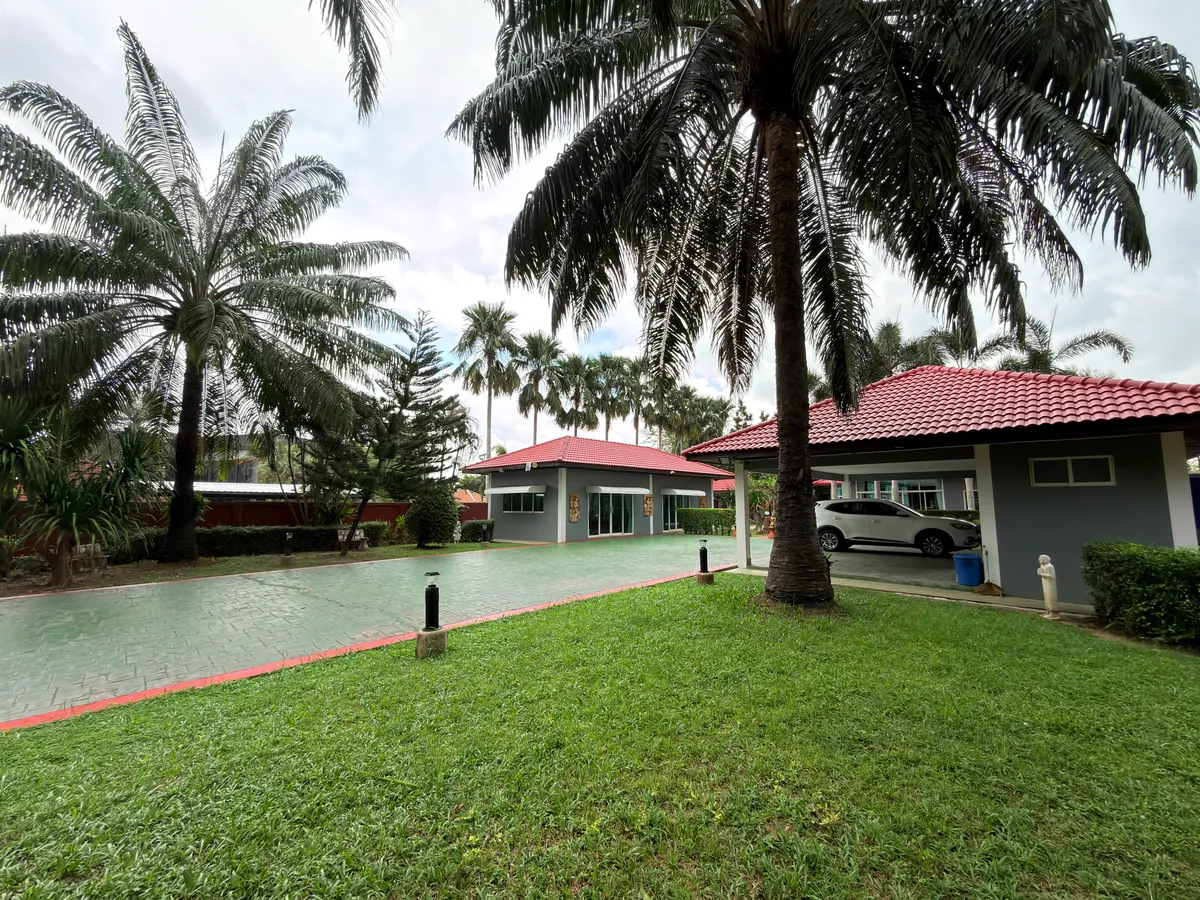 Tranquil Resort Style 4 Bed 4 Bath House with Pool on Large 1 Rai Land For Rent in Mabprachan Lake photo 8
