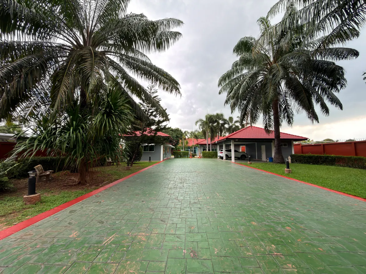 Tranquil Resort Style 4 Bed 4 Bath House with Pool on Large 1 Rai Land For Rent in Mabprachan Lake photo 6