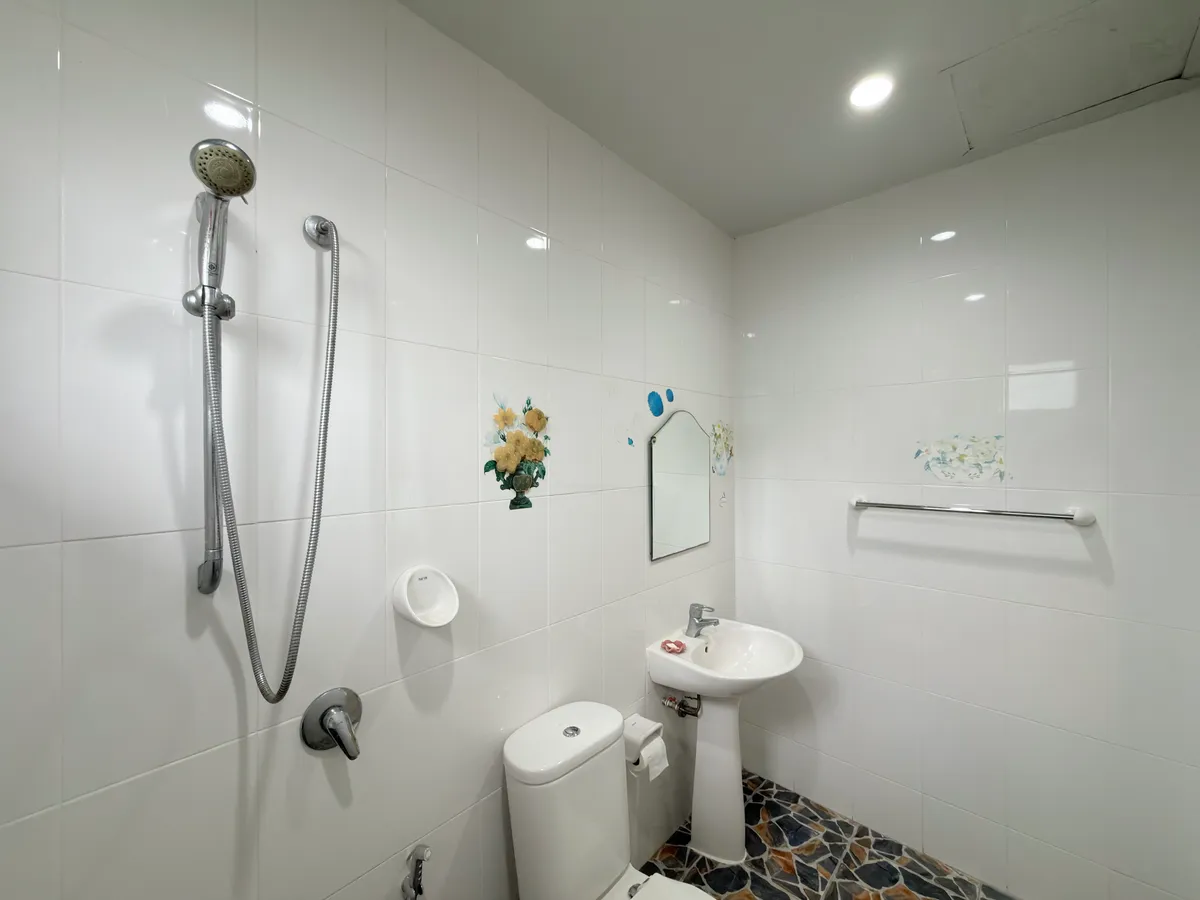 Tranquil Resort Style 4 Bed 4 Bath House with Pool on Large 1 Rai Land For Rent in Mabprachan Lake photo 47