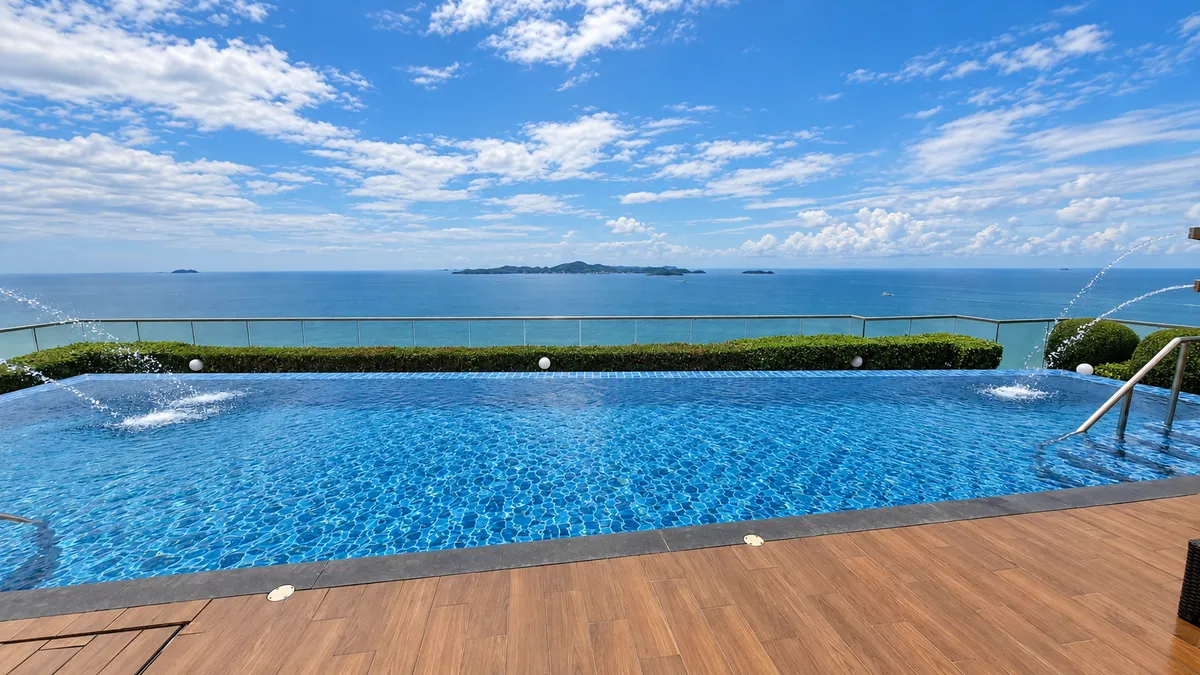 Renovated 1-Bedroom Condo for Rent at The Peak Towers, Pratumnak photo 16