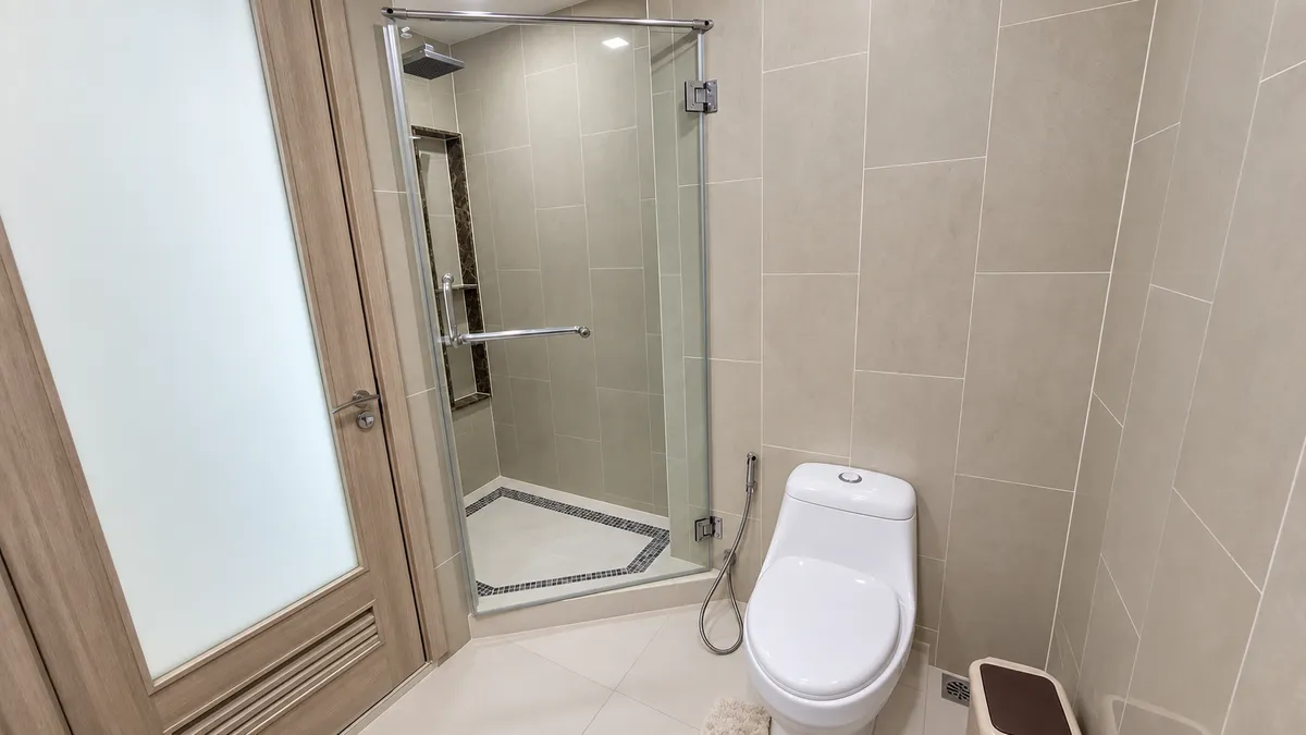 Renovated 1-Bedroom Condo for Rent at The Peak Towers, Pratumnak photo 13