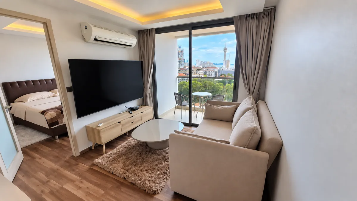 Renovated 1-Bedroom Condo for Rent at The Peak Towers, Pratumnak photo 2