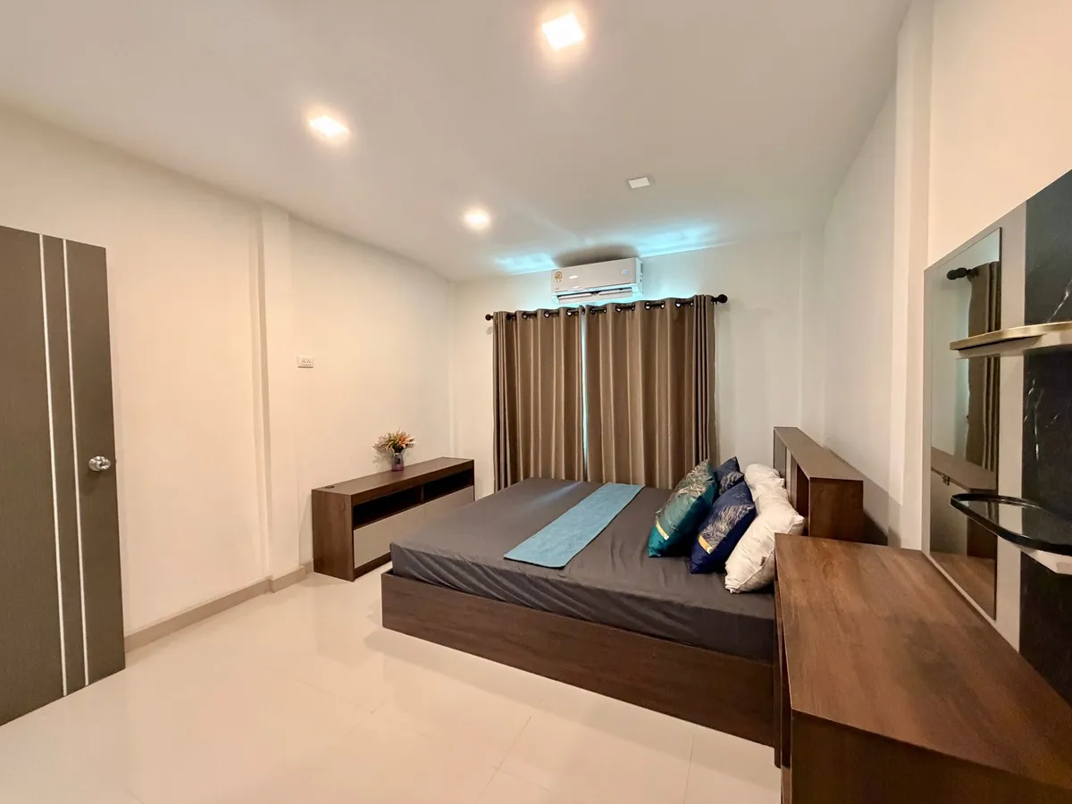 Modern Single Story house 3 bedrooms 2 bathrooms in East Pattaya for RENT photo 14
