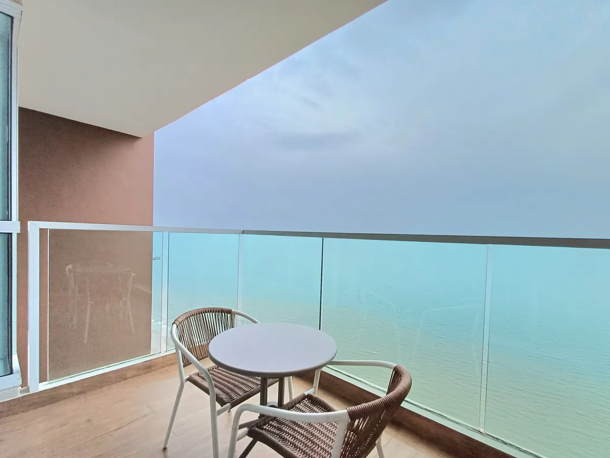 Beachfront stunning seaview 1 bedroom 1 bahtroom in Cetus Jomtien for RENT