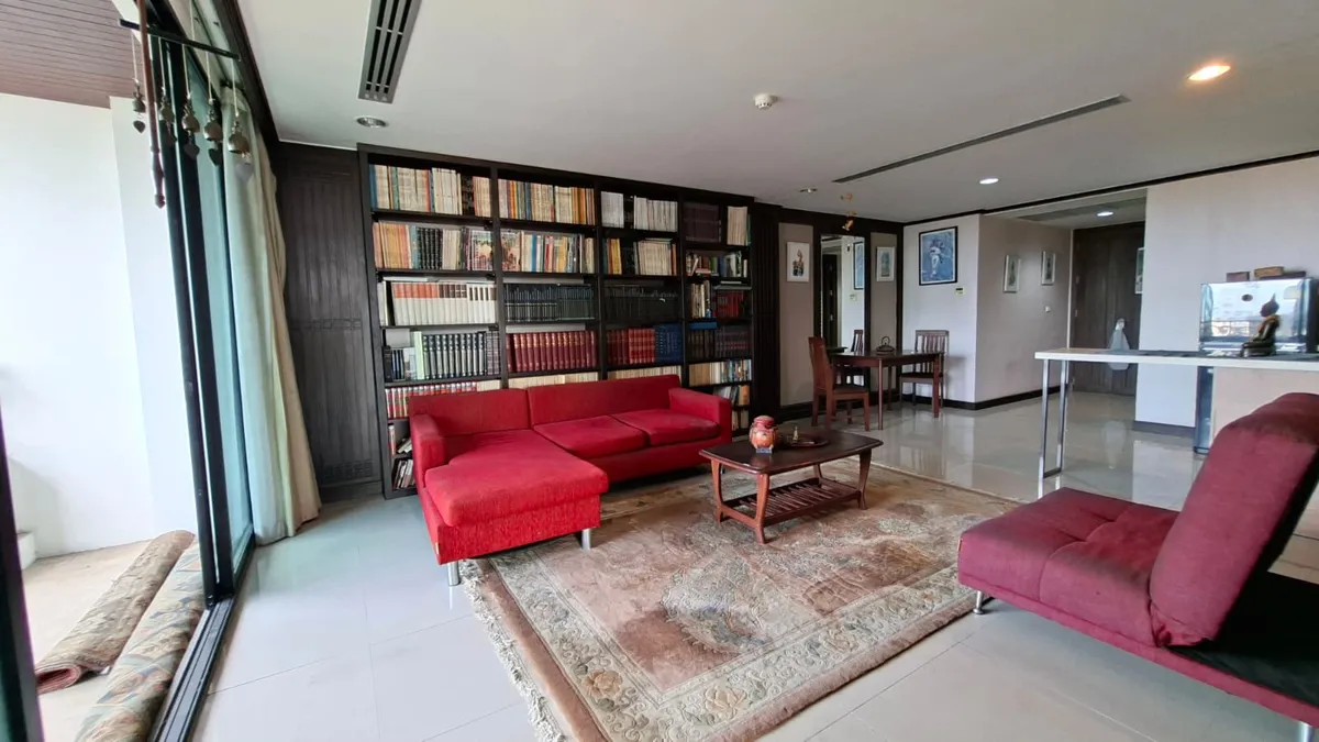 Foreign Name Renovation Opportunity – Spacious 105 sqm 1-Bedroom Two Bathroom Condo photo 8