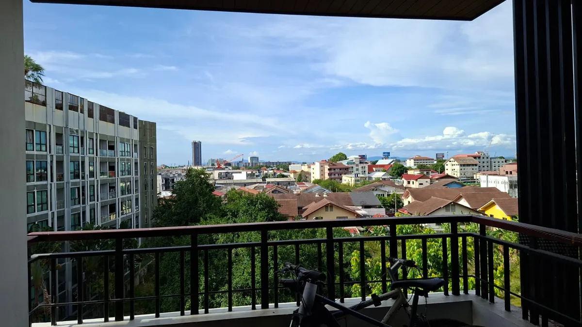 Foreign Name Renovation Opportunity – Spacious 105 sqm 1-Bedroom Two Bathroom Condo photo 10