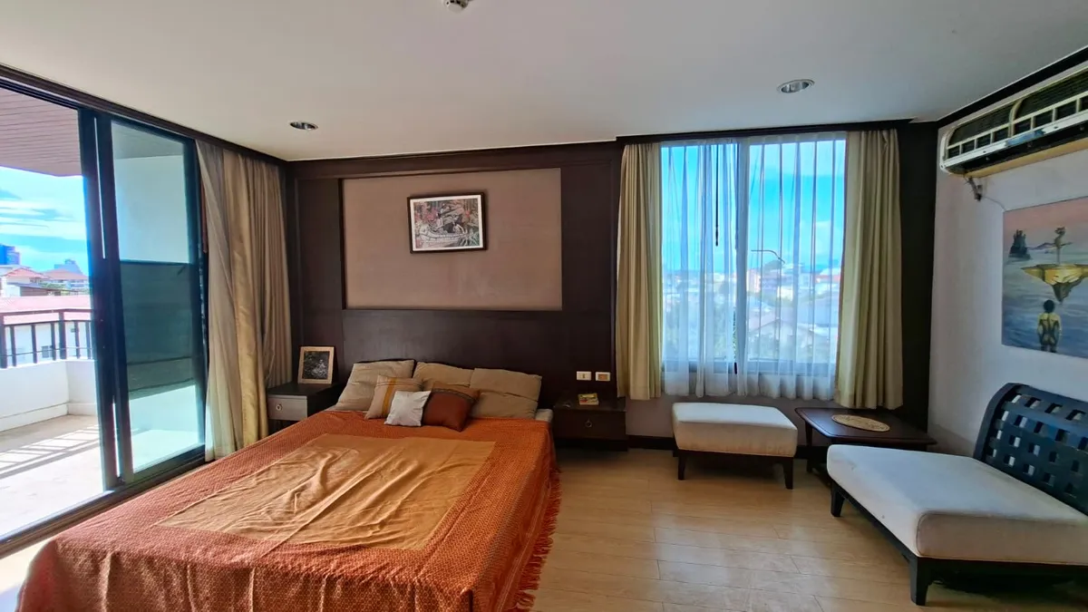 Foreign Name Renovation Opportunity – Spacious 105 sqm 1-Bedroom Two Bathroom Condo photo 15