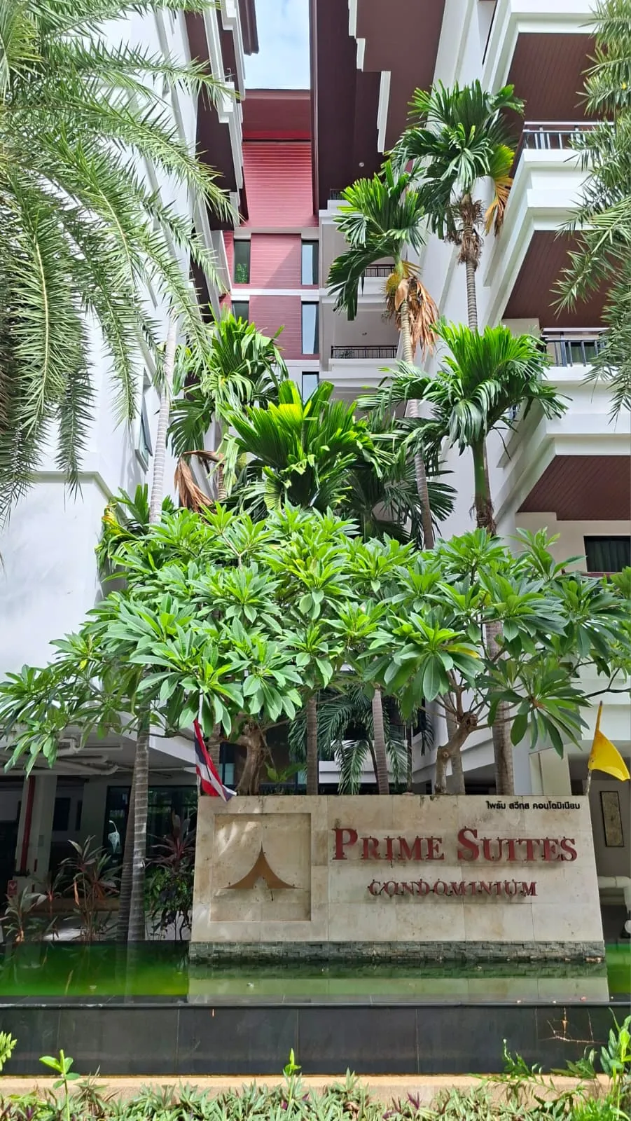 Foreign Name Renovation Opportunity – Spacious 105 sqm 1-Bedroom Two Bathroom Condo photo 3