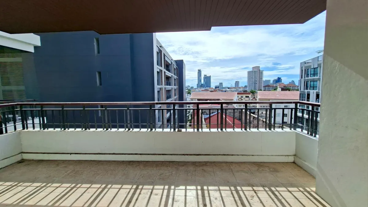 Foreign Name Renovation Opportunity – Spacious 105 sqm 1-Bedroom Two Bathroom Condo photo 19