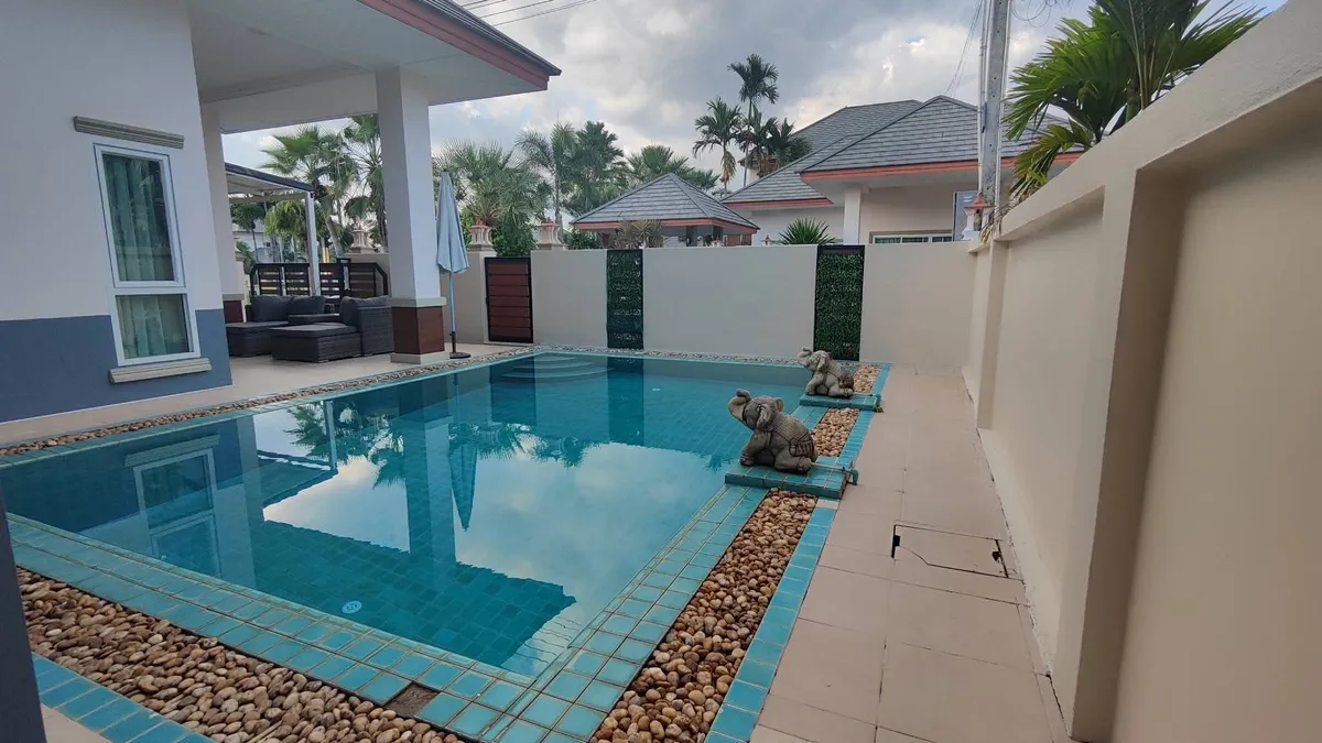 Pool villa for rent 3 Bedrooms 2 Bathrooms in Huay yai