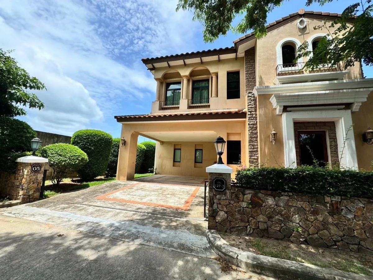 Spacious 2-Story House with Private Pool | 3 Beds, 4 Baths