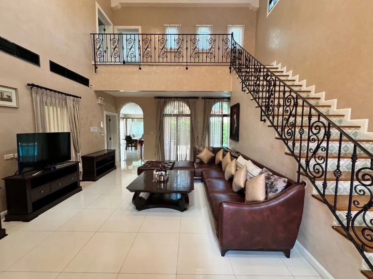 Spacious 2-Story House with Private Pool | 3 Beds, 4 Baths photo 2