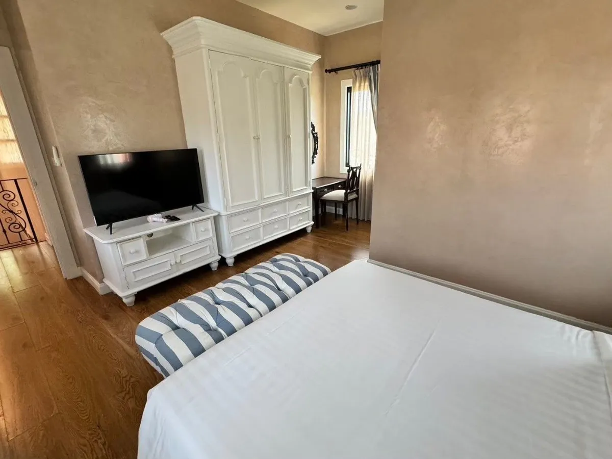 Spacious 2-Story House with Private Pool | 3 Beds, 4 Baths photo 12