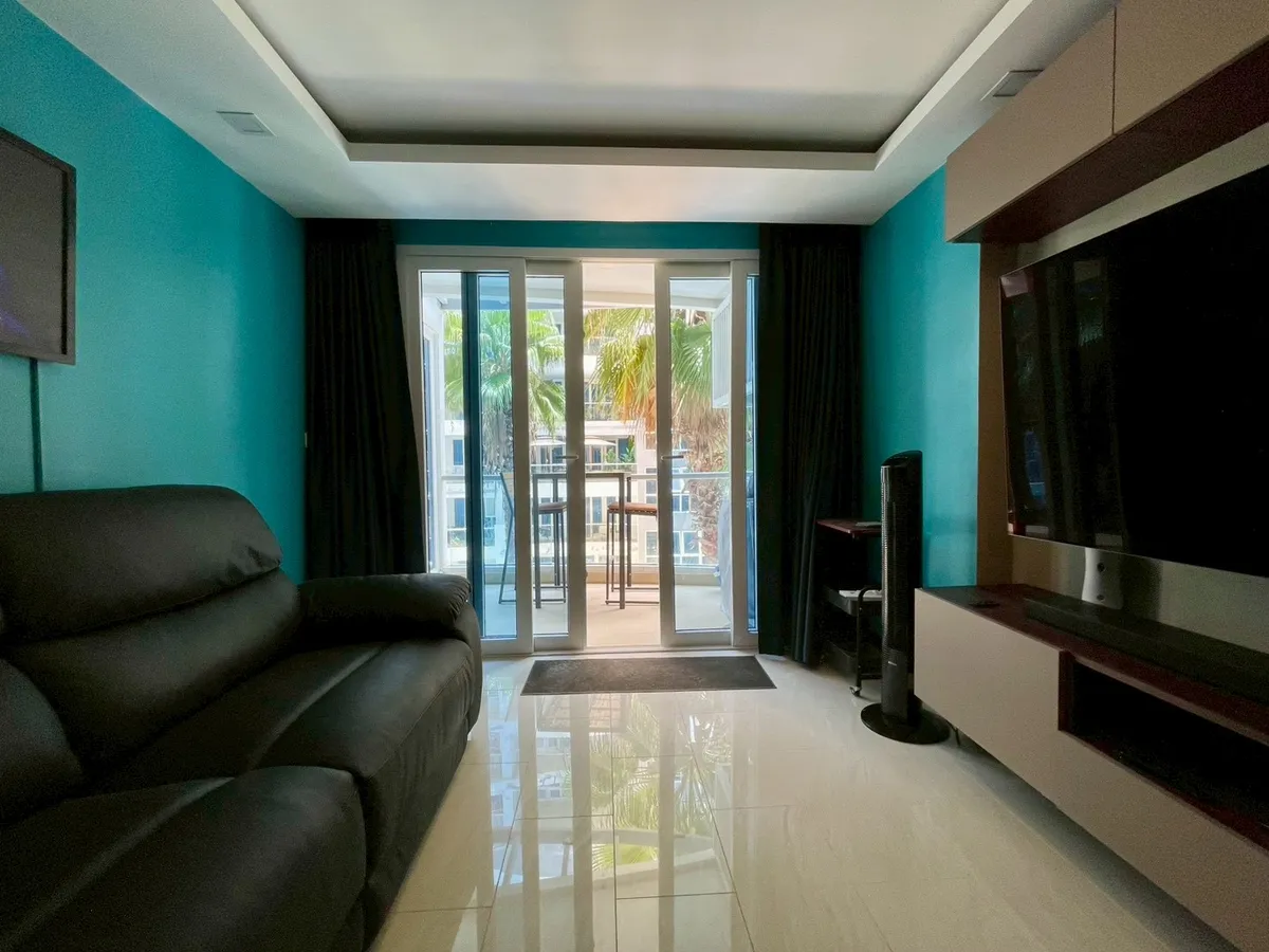 Grand Avenue For Rent photo 4