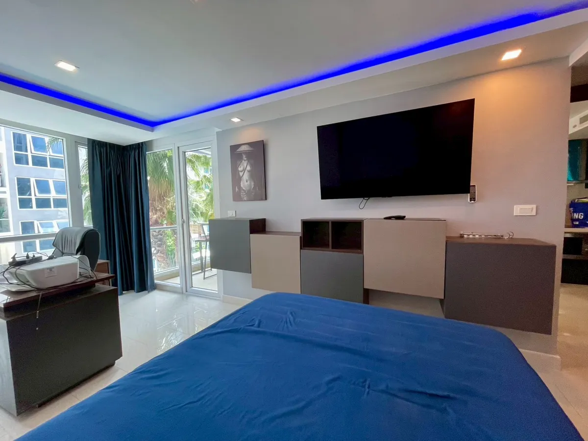 Grand Avenue For Rent photo 13