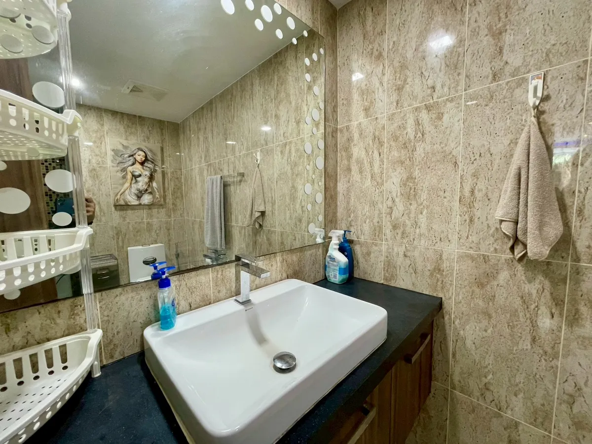 Grand Avenue For Rent photo 16