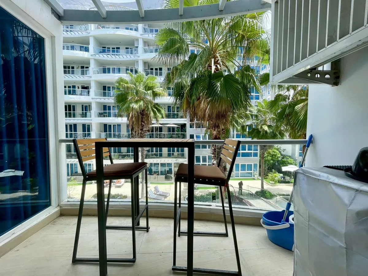Grand Avenue For Rent photo 19