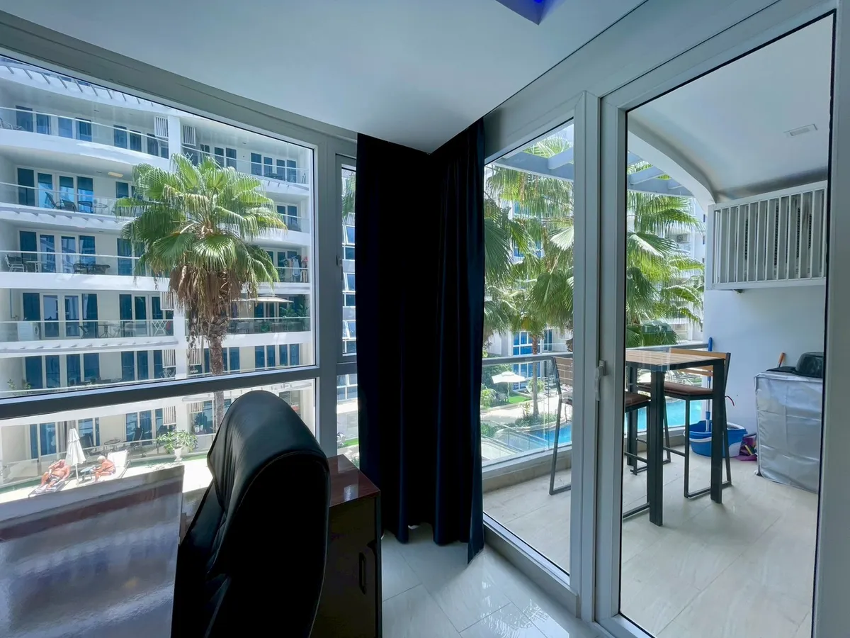 Grand Avenue For Rent photo 15