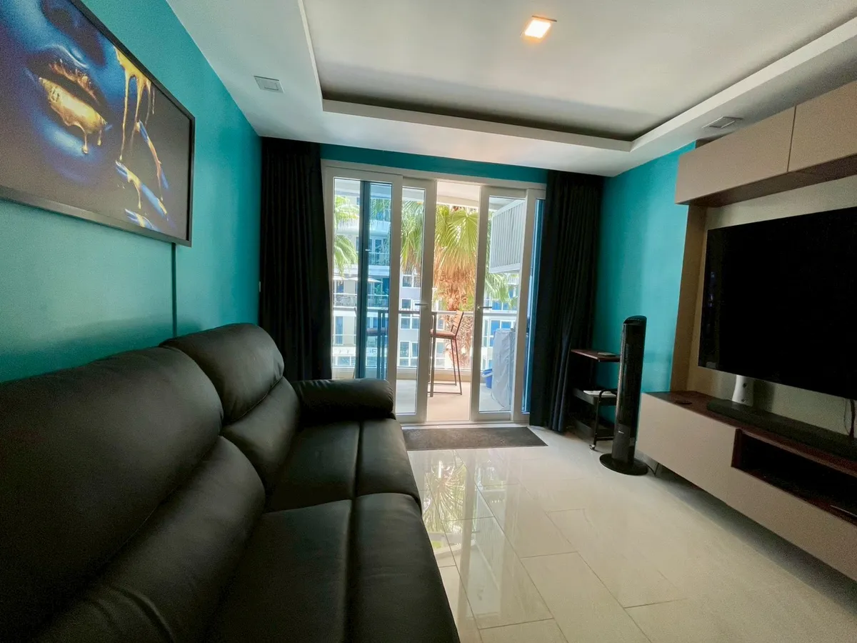 Grand Avenue For Rent photo 3