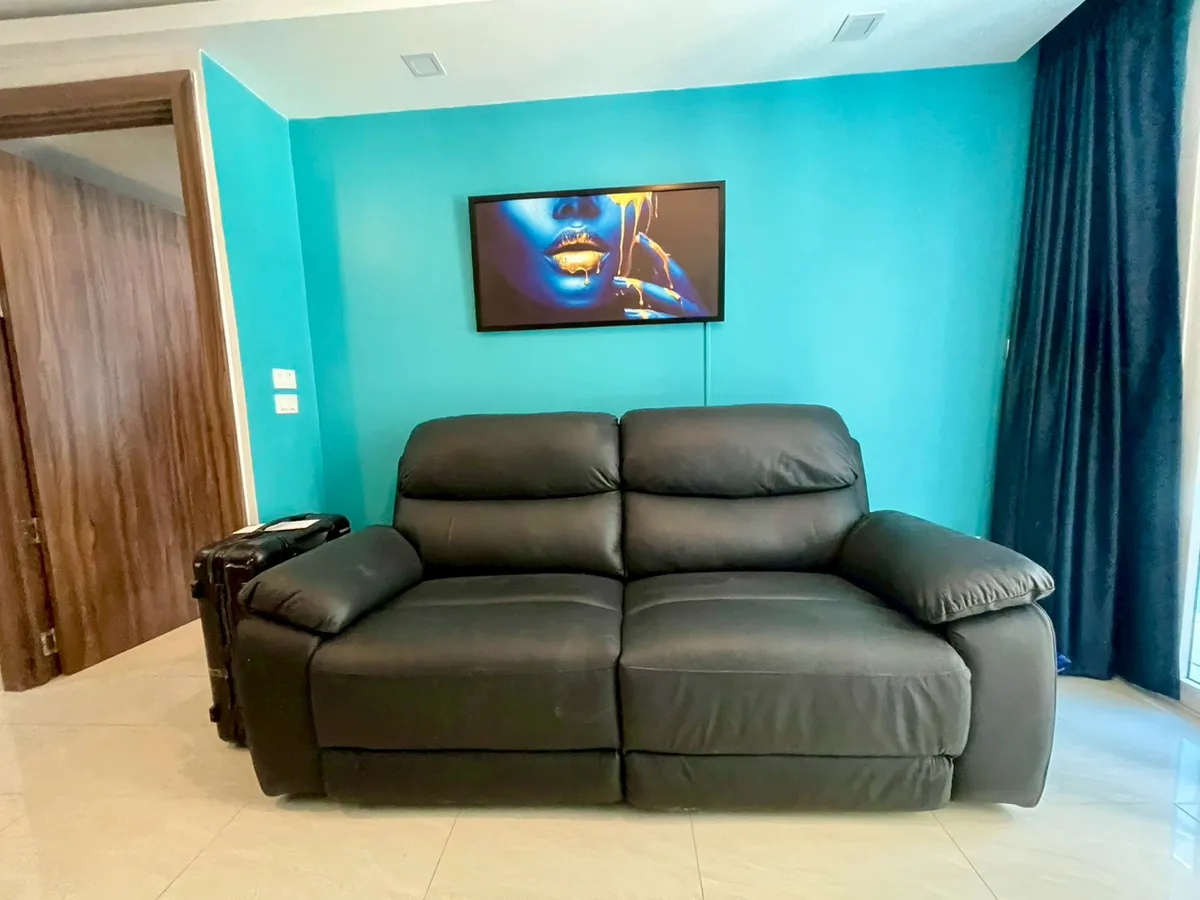 Grand Avenue For Rent photo 5