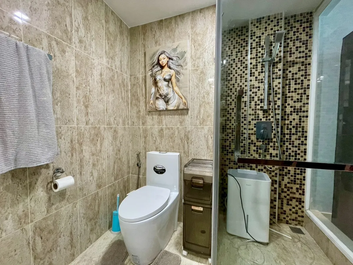 Grand Avenue For Rent photo 17