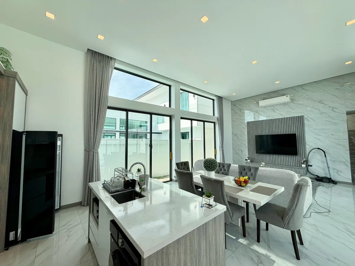 Modern three bed villa by Chaknok Lake photo 4