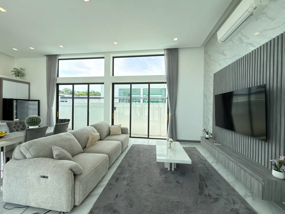 Modern three bed villa by Chaknok Lake photo 8