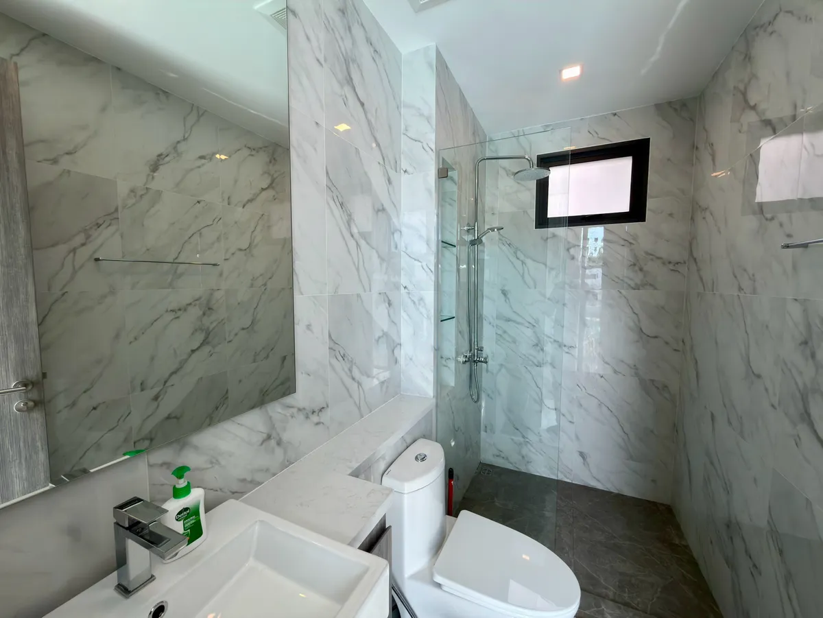 Modern three bed villa by Chaknok Lake photo 16