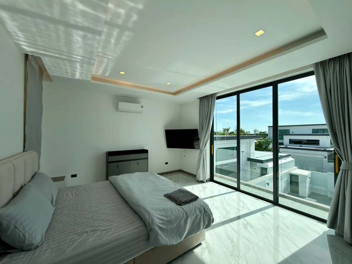 Modern three bed villa by Chaknok Lake photo 19