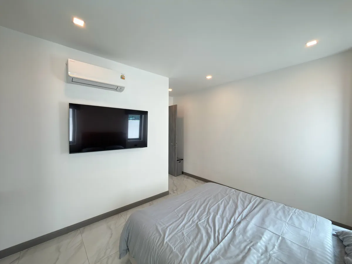 Modern three bed villa by Chaknok Lake photo 12