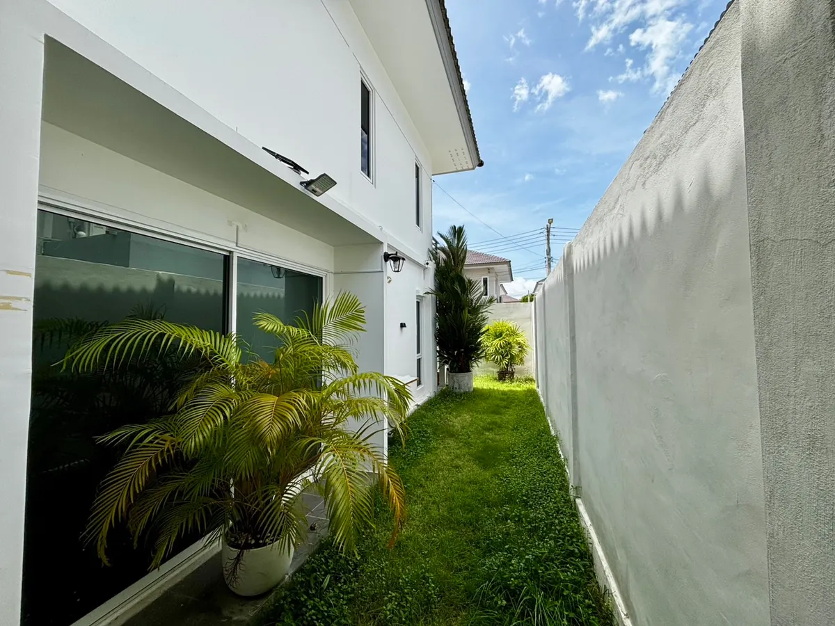 Modern three bedroom house near Jomtien For Sale photo 6