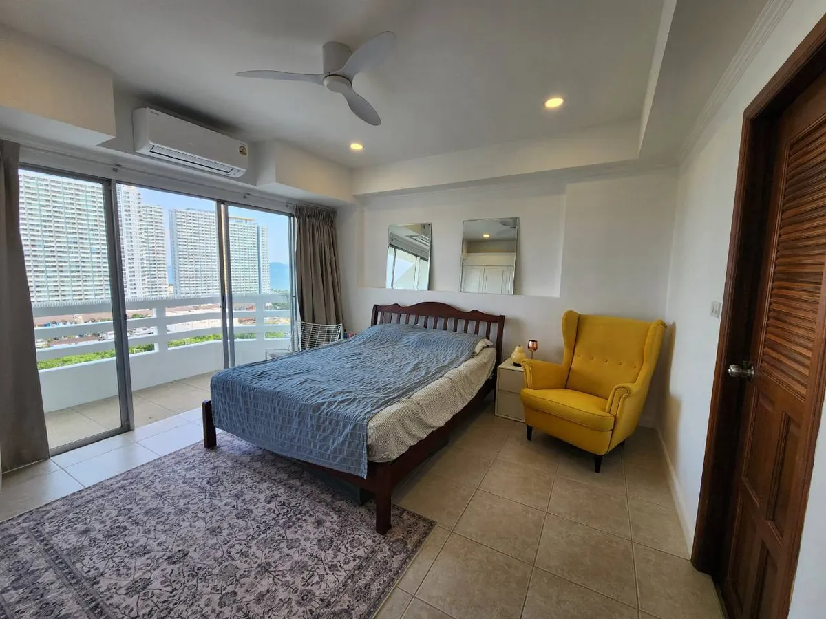 Pattaya condotel chain photo 10
