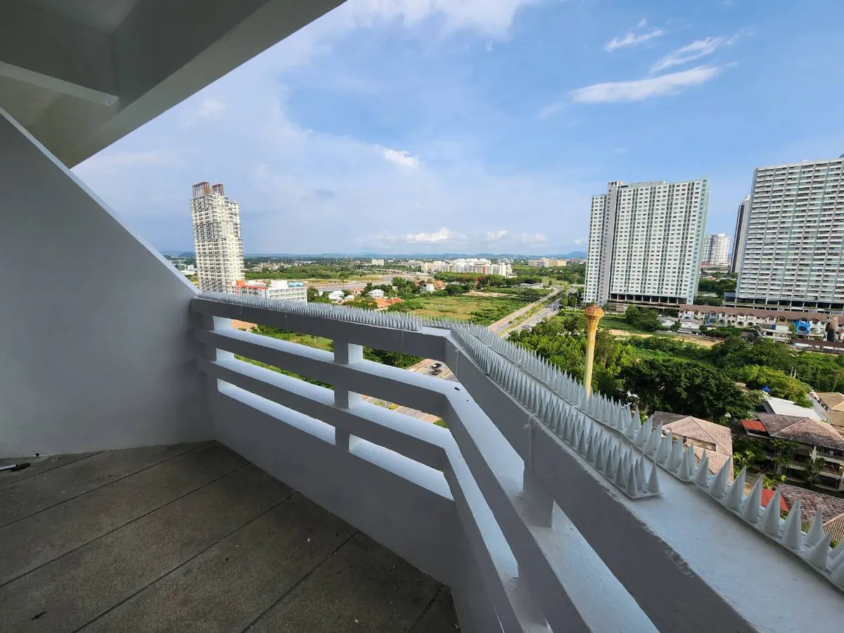 Pattaya condotel chain photo 16