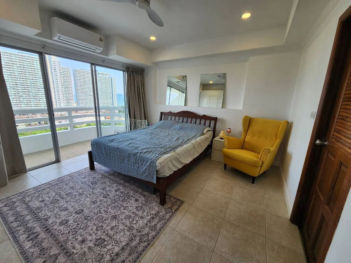 Pattaya condotel chain photo 12