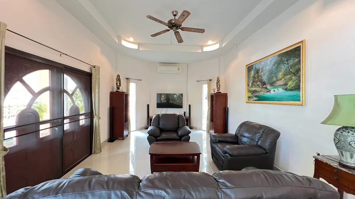 3 Bedrooms 2 Bathrooms in East Pattaya 