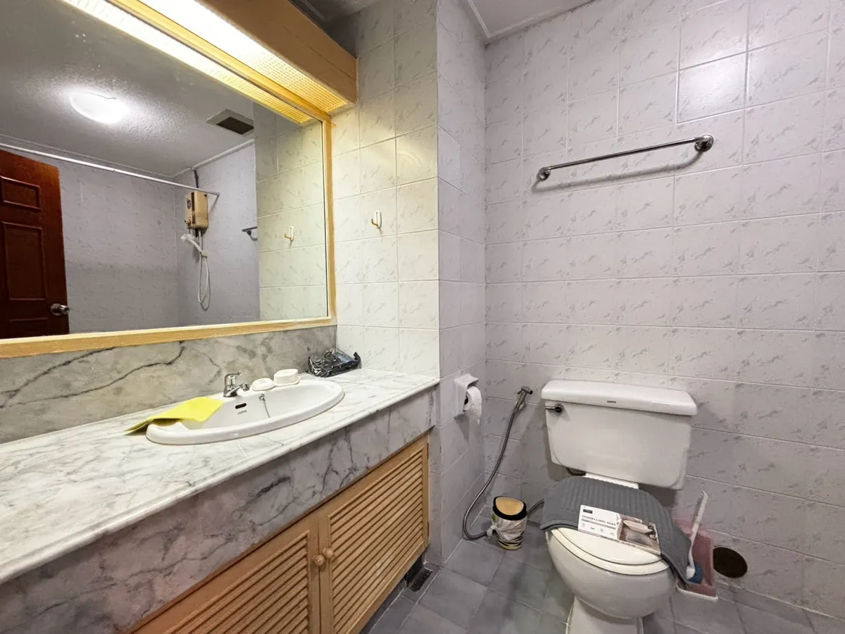 High Floor Sea View Studio on Pattaya Beach Road For Rent photo 11
