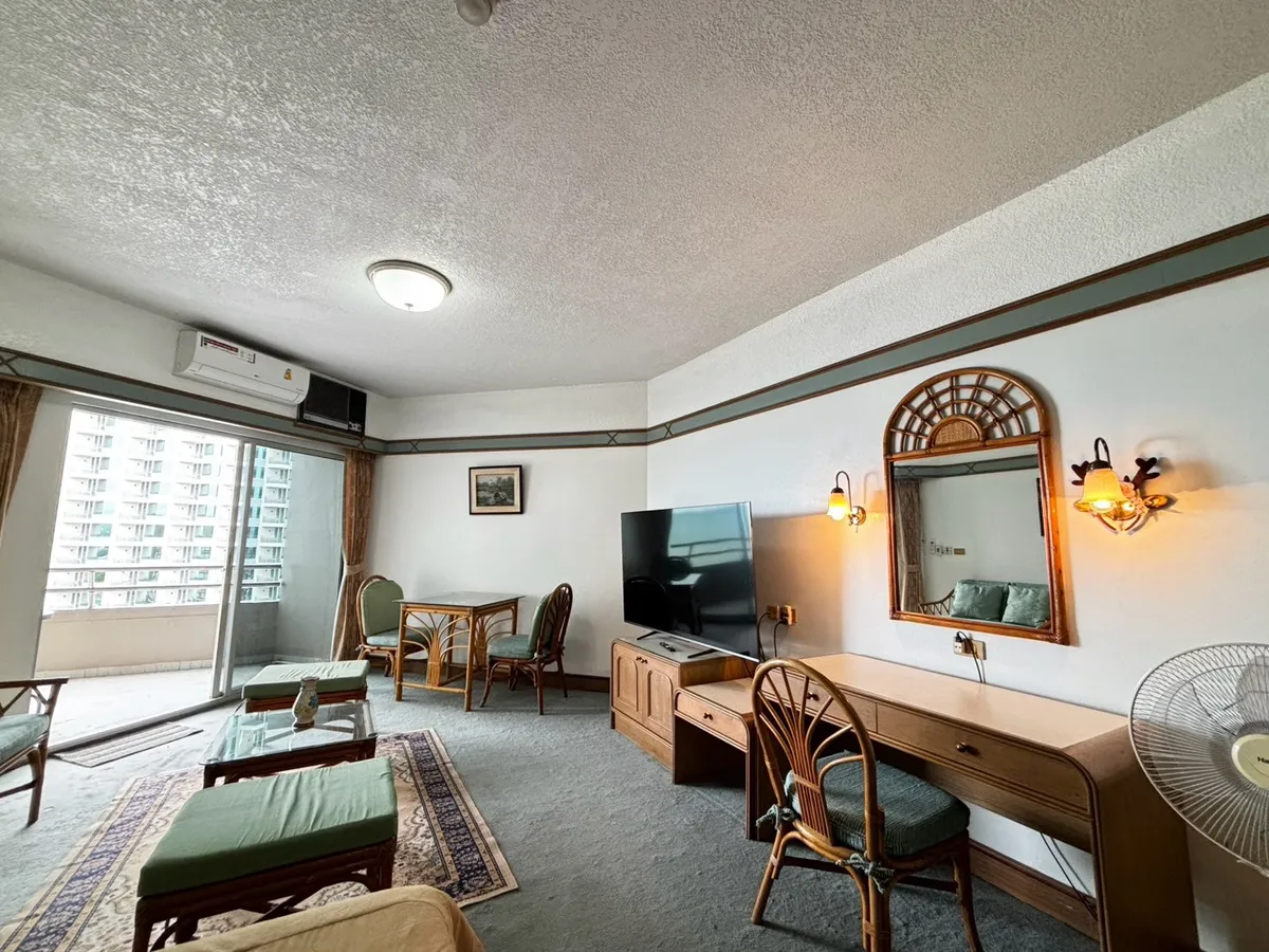 High Floor Sea View Studio on Pattaya Beach Road For Rent photo 8