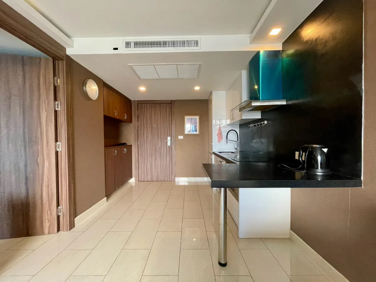 Grand Avenue Residence For Sale