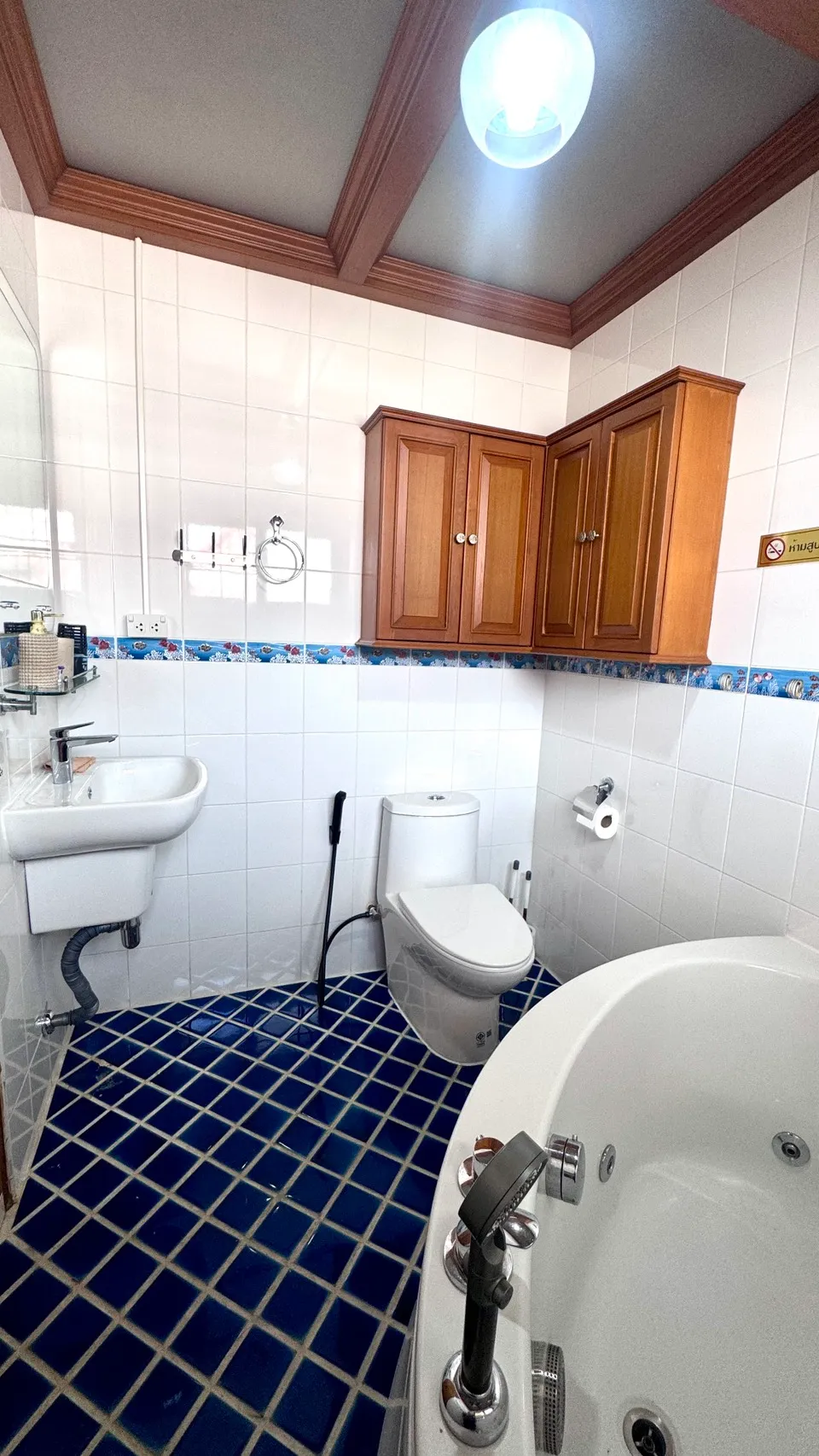 2 Bedroom 2 Bathroom For Sale in Wantana Village photo 4