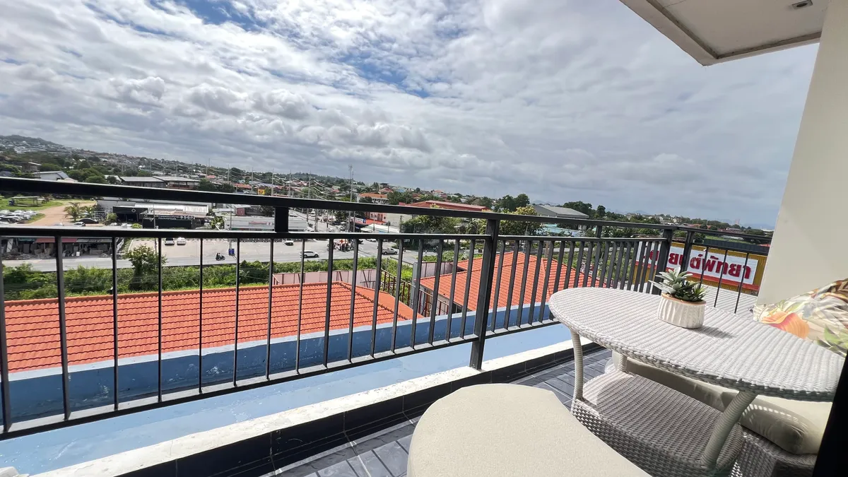 Corner room 1 Bedroom 1 Bedroom in East pattaya photo 13