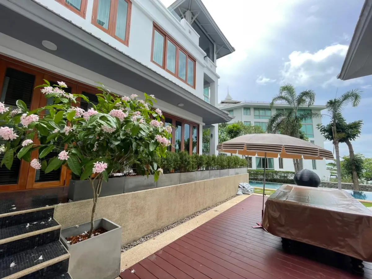 Stunning 5-Bedroom, 7-Bathroom Villa in Wongamart photo 17