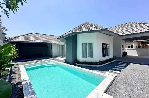Modern Corner 4 Bed 3 Bath Pool Villa For Sale in an East Pattaya Secure Gated Community