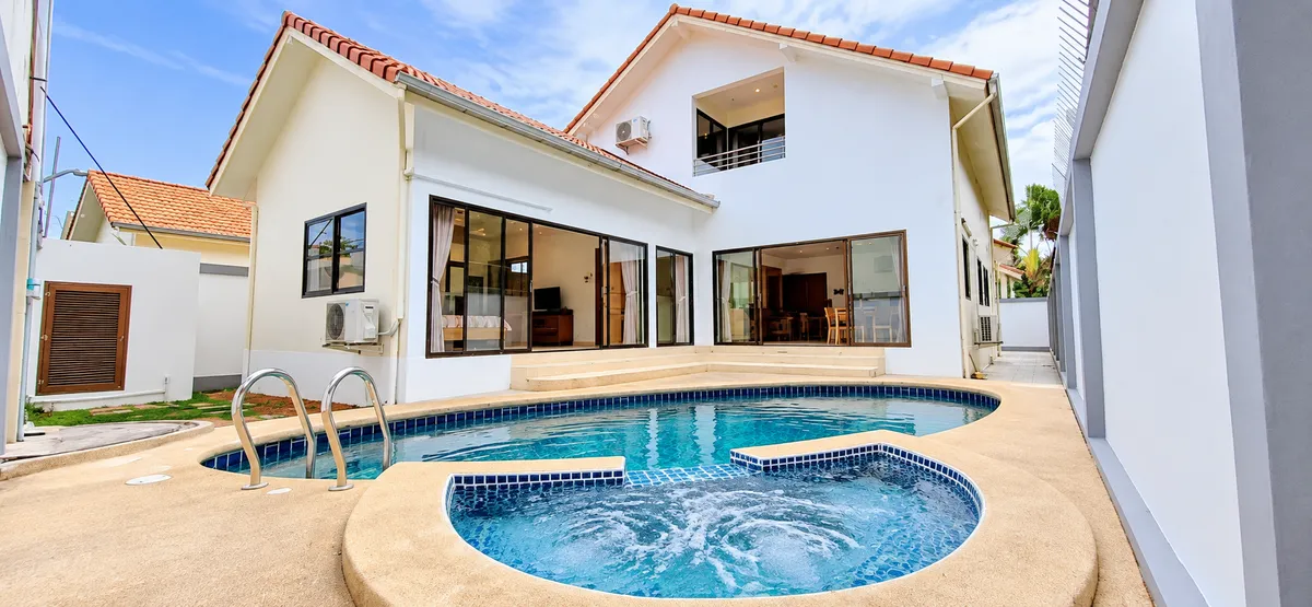 5 Bedrooms 4 Bathroom in Jomtien