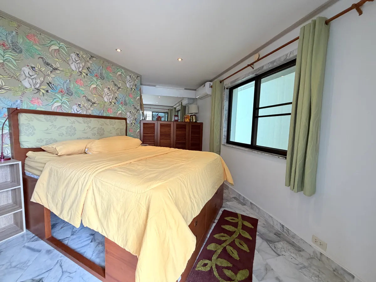 Pet friendly First and Second floor villa for rent ( communal pool) photo 5