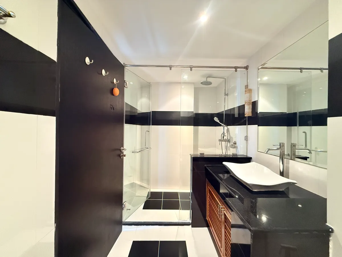 Large City View 1 Bed 1 Bath Condo In Central Pattaya photo 15
