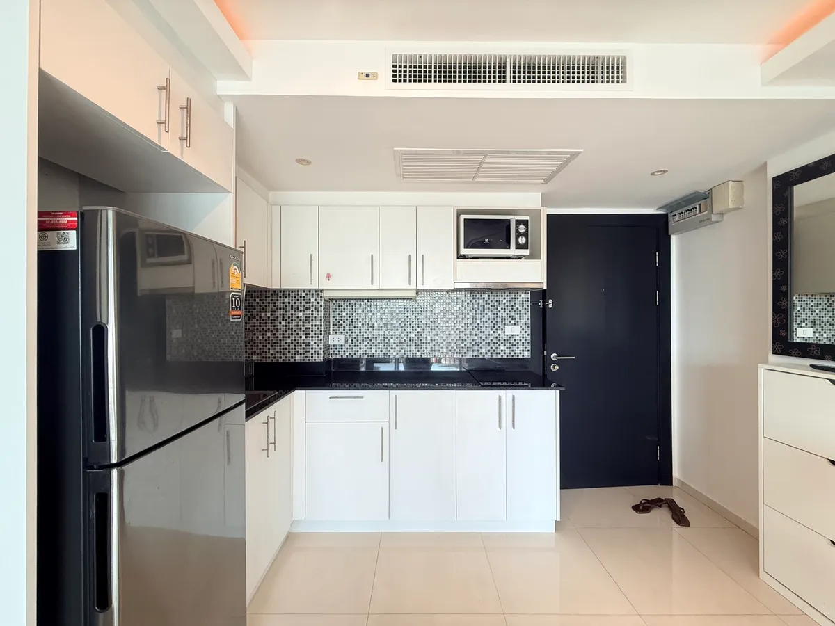 Large City View 1 Bed 1 Bath Condo In Central Pattaya photo 9